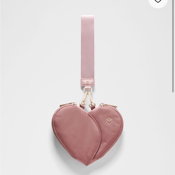 Lululemon Athletica Pink Heart Clutch nwt - Picture 1 of 2